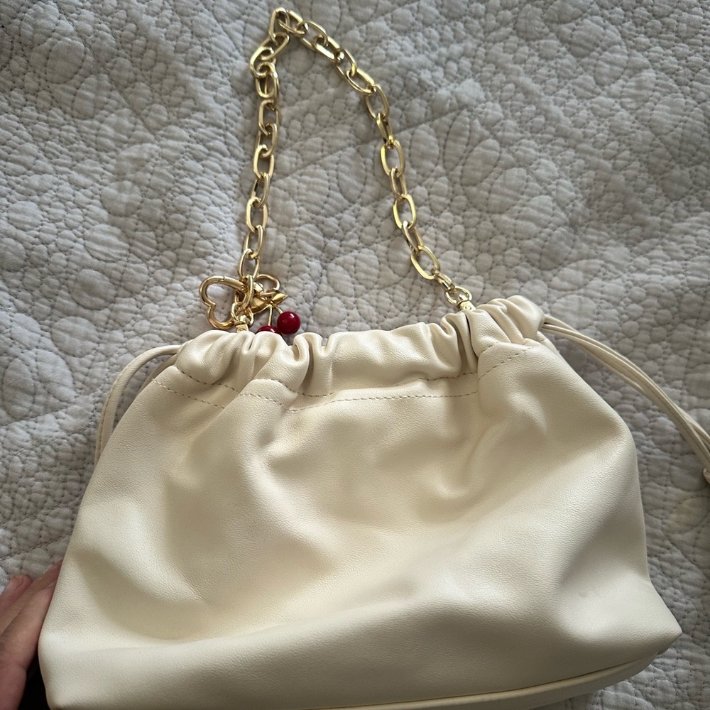 Elegant Cream Chain Strap Bag